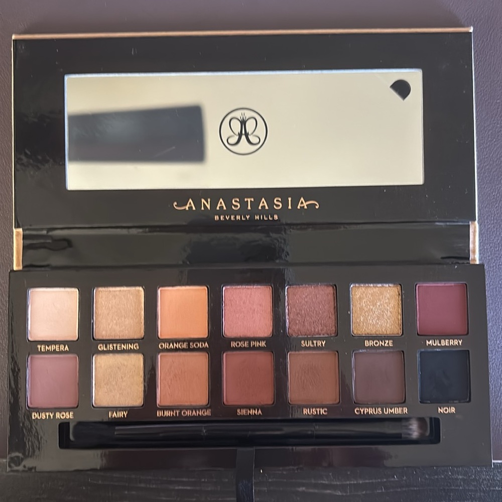 Anastasia Beverly Hills Soft Glam Eyeshadow Palette